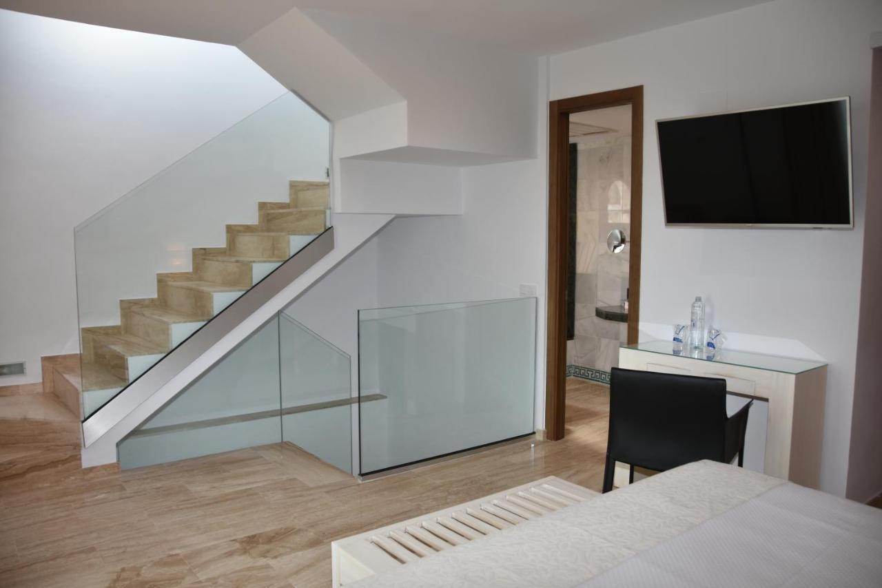 סהרה דה לוס אטונס Hotel Dona Lola Zahara מראה חיצוני תמונה