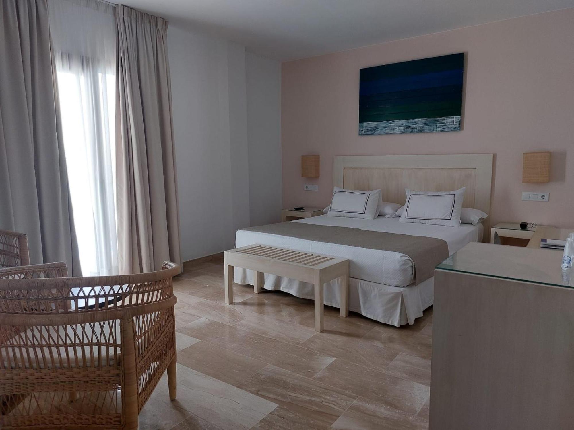 סהרה דה לוס אטונס Hotel Dona Lola Zahara מראה חיצוני תמונה