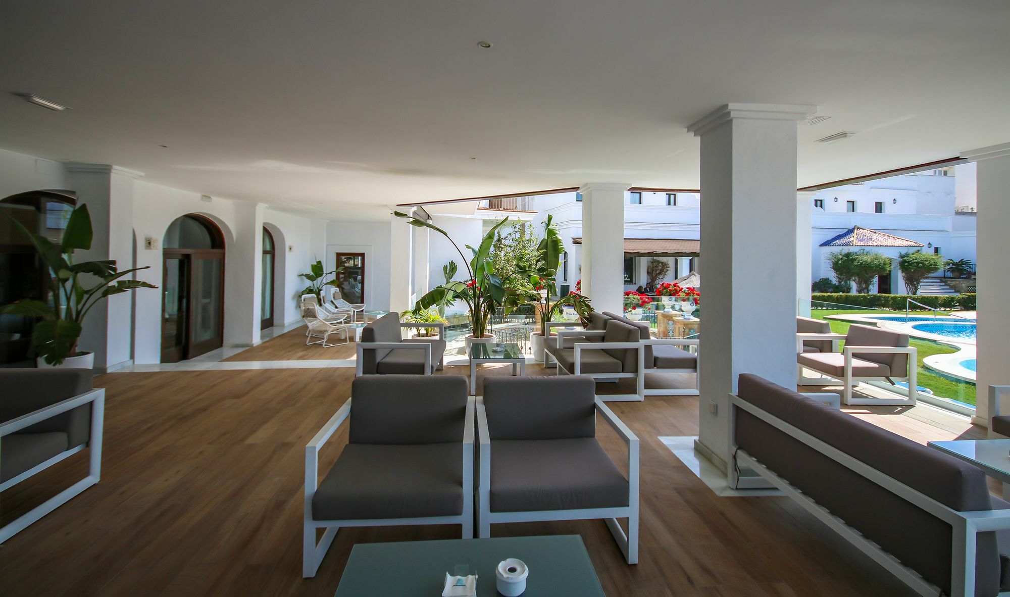 סהרה דה לוס אטונס Hotel Dona Lola Zahara מראה חיצוני תמונה