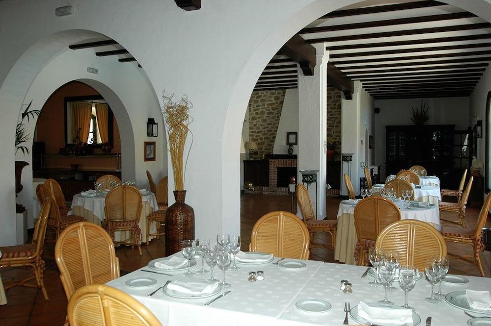 סהרה דה לוס אטונס Hotel Dona Lola Zahara מראה חיצוני תמונה